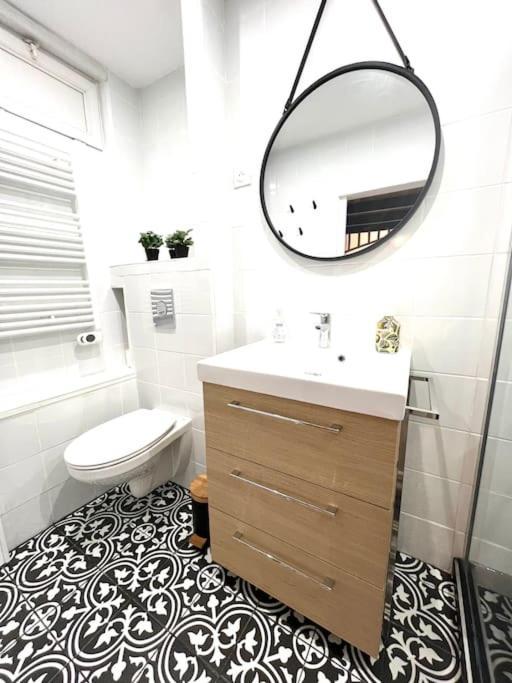 Jolie Mini Maison Lovely Tiny House Vitry-sur-Seine Exterior foto